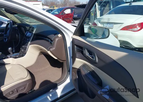 2015 Chevrolet Malibu 1Lz z USA, uszkodzony, nr VIN 1G11F5SL4FF185692